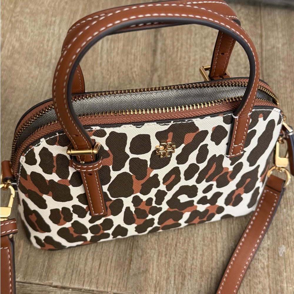 Tory Burch Emerson dome crossbody bag NWOT - Picture 9 of 17